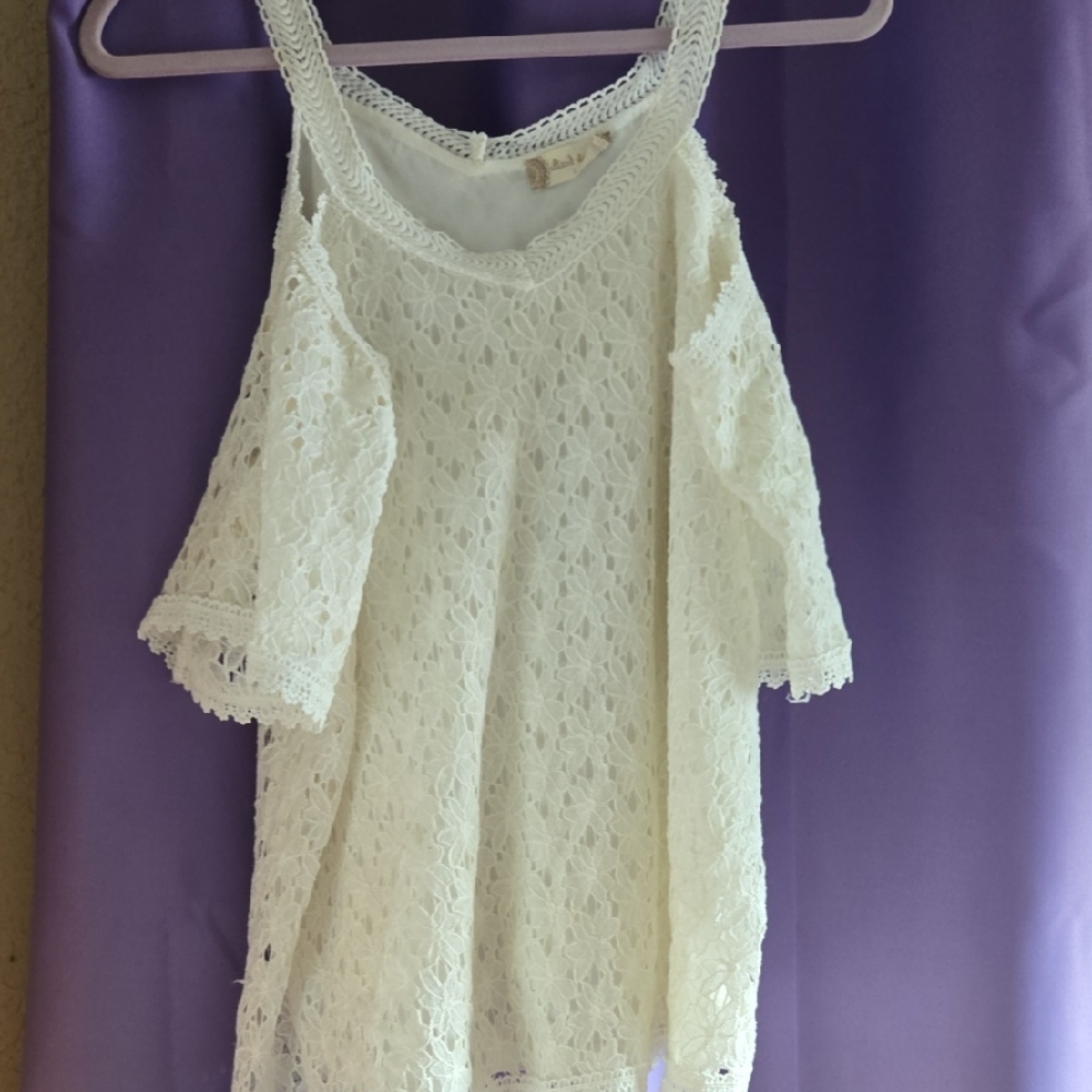 Altar'd State Cream 3/4 Sleeve Cut Out Blouse
